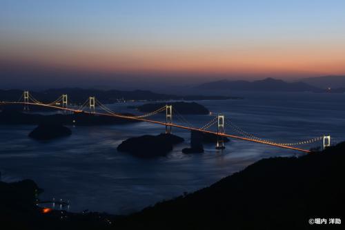 フォトサービス　Z-187　来島海峡を彩る光と夕暮れ空(愛媛県)